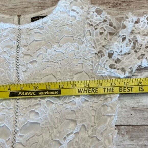 RYAN MICHELLE Sheath Dress Medium White Lace Overlay Lined Bell Sleeve Summer - Picture 11 of 16